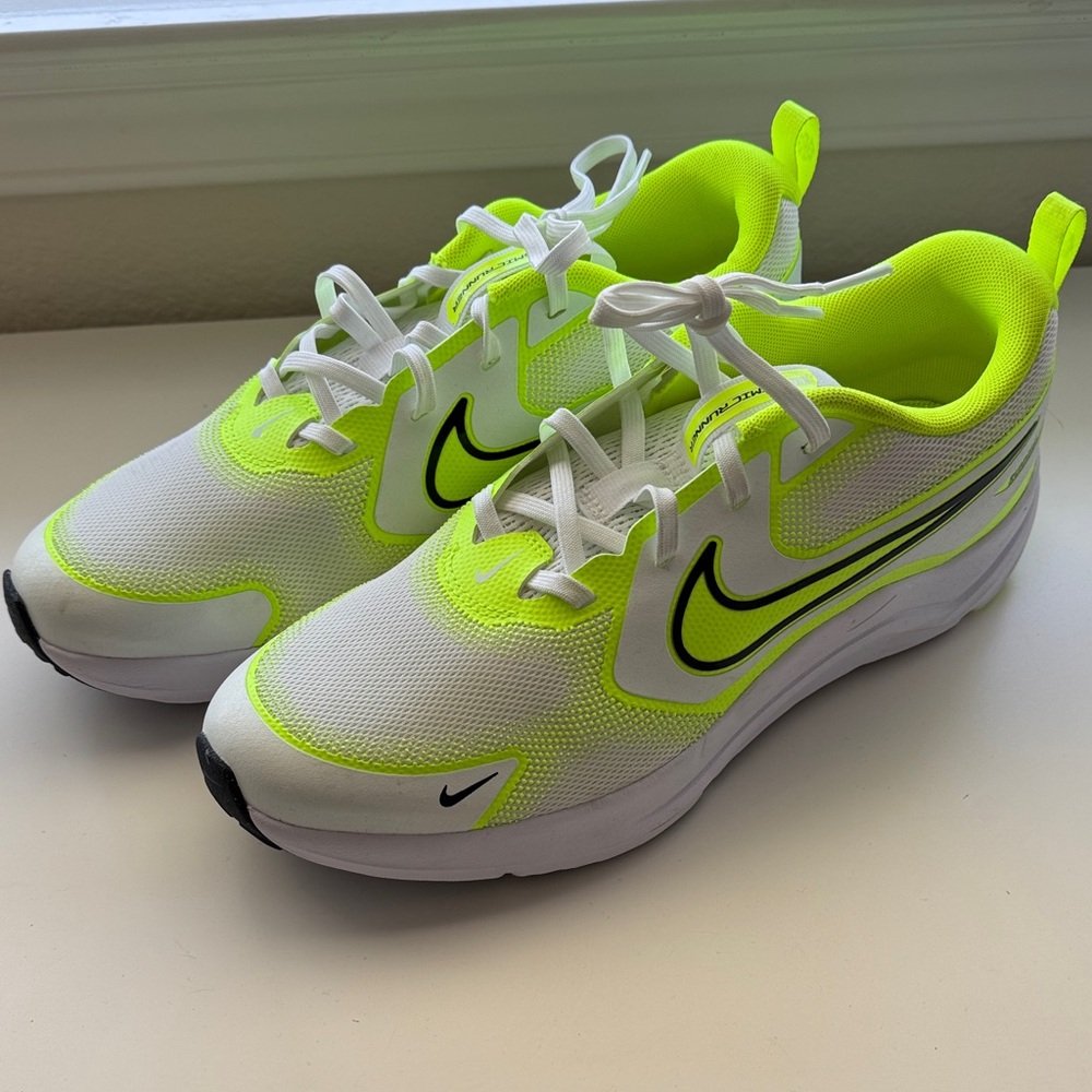 Boys Nike White and Neon Green Low-Top Running Shoes